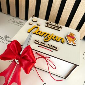 Personalisiertes Erinnerungskästchen für den ersten Haarschnitt mit Schere