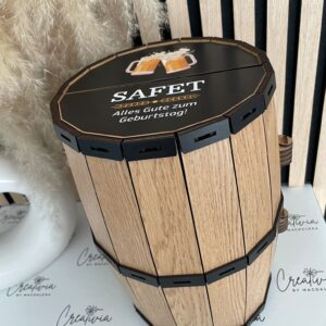 Personalisierter Lastwagen mit Weinflasche