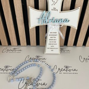 Kreuz mit personalisiertem Namen und Widmung oder Zitat