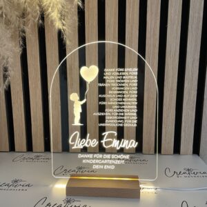 Leuchtfigur mit Dankesbotschaft für Pädagoginnen